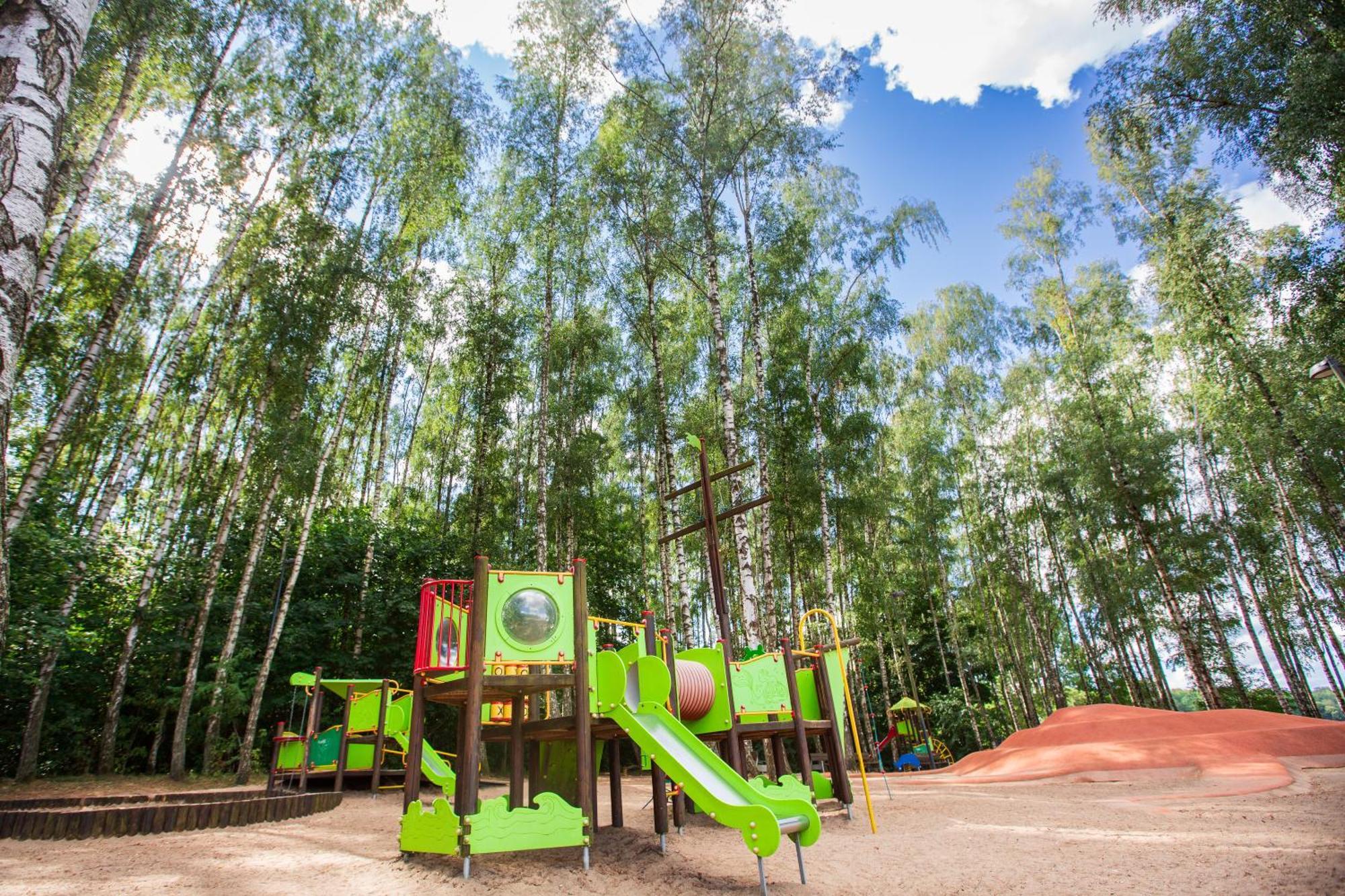 Апартаменти Ukiel Park 40 Przy Plazy Miejskiej - Klimatyzacja,free Parking,fv *